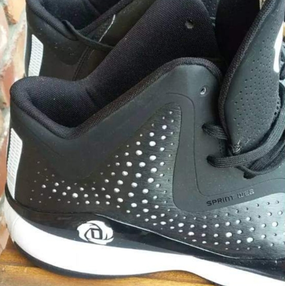 Derrick Rose basketball shoes - Picture 2 of 5